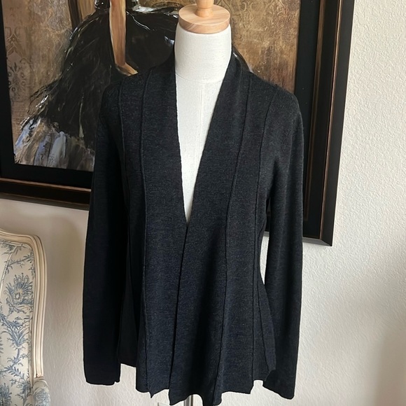 Like New Eileen Fisher Gray 100% Merino Italian Wool Structured Sweater Blazer S - Picture 1 of 7